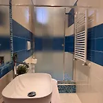 罗马达诺伊套房酒店 公寓 *